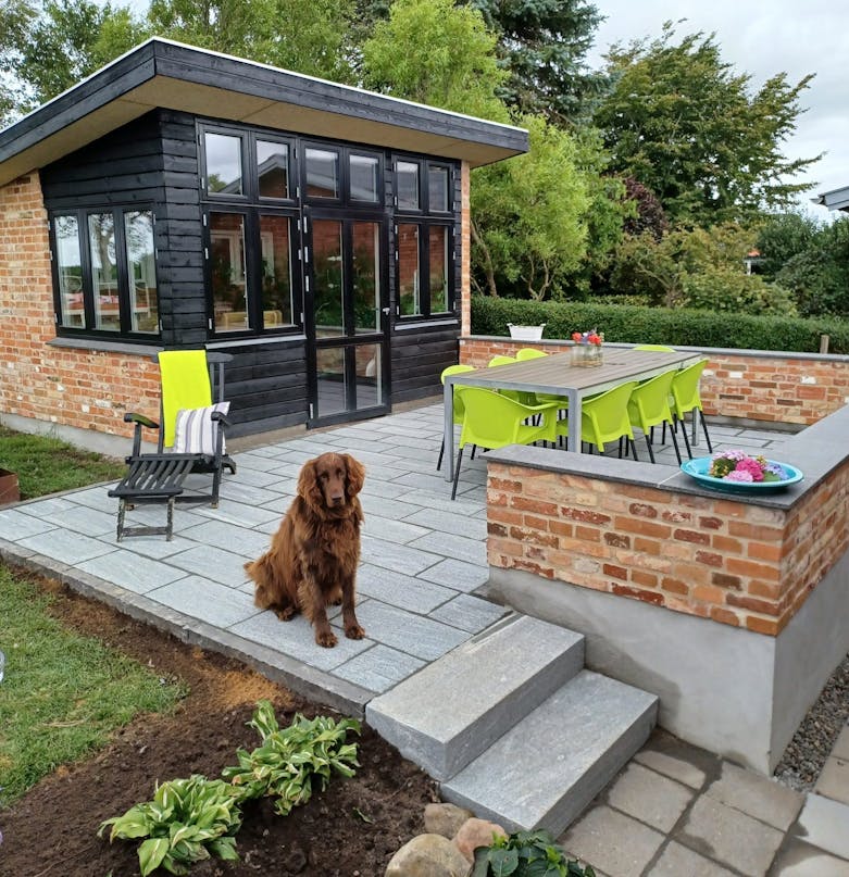 Orangerie af bla. 1.800 genbrugssten Orangerie af bla. 1.800 genbrugssten